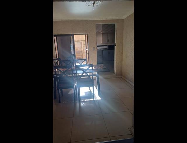 4 BEDROOM HOUSE FOR SALE IN MOSELEKE EAST